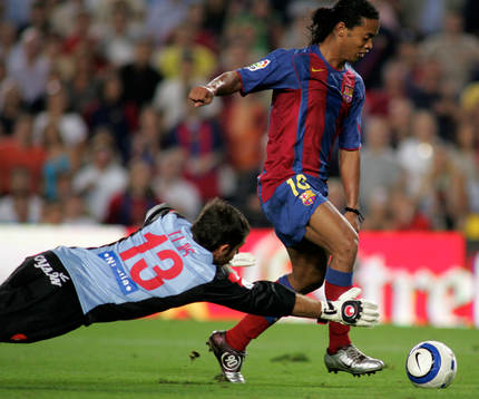 Ronaldinho, Barcelona rundar Luis, Zaragoza och missar på