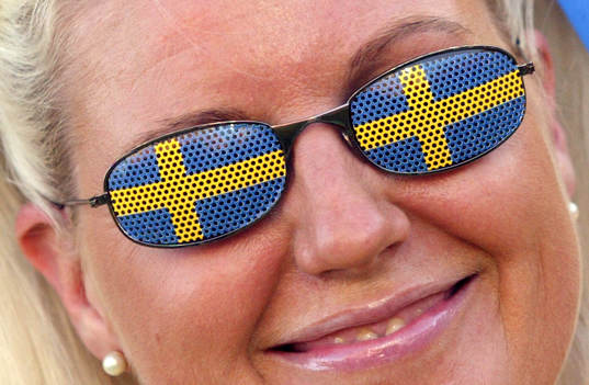 Supporter, glasögon, svensk flagga
