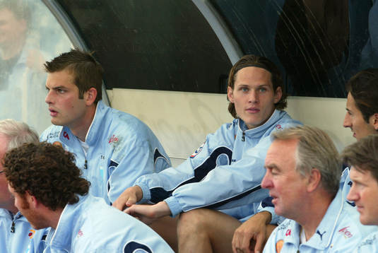 Joel Ringström och Jon Jönsson på bänken