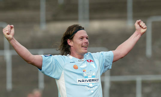 Segerskytten Andreas Yngvesson jublar