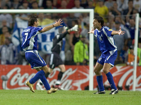 Theodoros Zagorakis och Panagiotis Fyssas, jubel