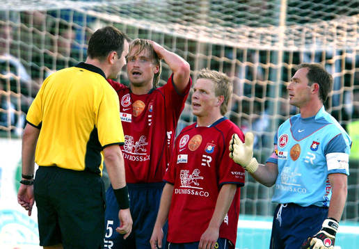 Anders Prytz, David Marek och Dick Last protesterar mot