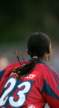 Yannick Bapupa, Djurgården. Flätor, rastaflätor, hår,