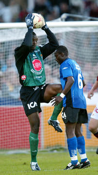 Demba Touray i DIF-målet mot Yaw Preko