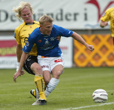 Mats Lilienberg håller undan för Johan Sjöberg