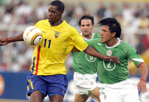 Agustin Delgado, Colombia och Claudio Suarez, Mexico