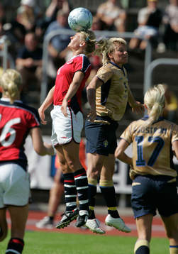 Solveig Guldbrandsen, Norge och Kicki Bengtsson, Sverige