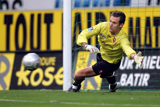 Andreas Isaksson, målvakt, Rennes räddar…