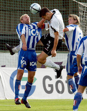 HÅKAN MILD, THOMAS ANDERSSON och FREDRIK RISP i närkamp