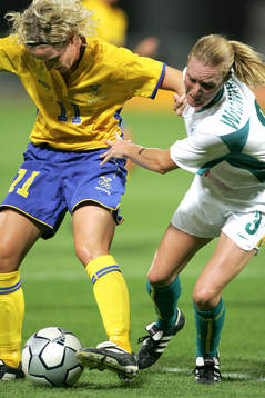 Victoria Svensson i närkamp medSacha Wainwreight,