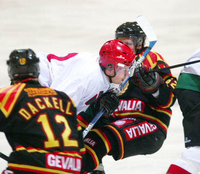 Niklas Johansson, Modo