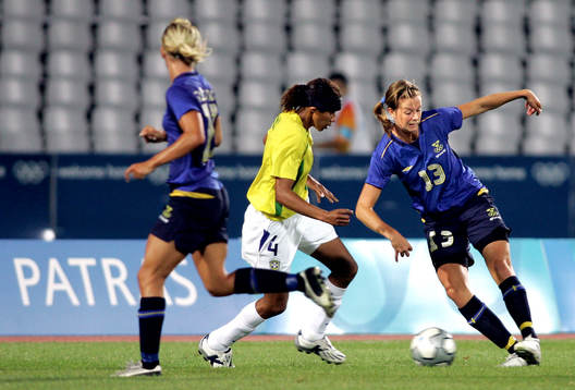 Lotta Schelin, Sverige och Tania, Brasilien
