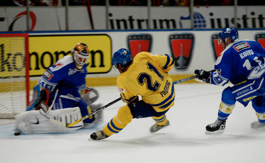 Peter Forsberg, Sverige utmanar Miikka Kiprusoff, Målvakt