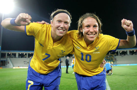 Sara Larsson och Hanna Ljungerg, Sverige