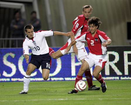 Michael Owen, England och Jaochim Standfest, Österrike