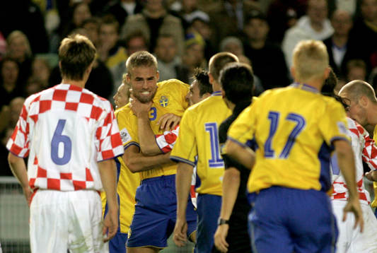 Olof Mellberg, Sverige och Robert Kovac, Kroatien, slagsmål