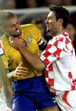 Robert Kovac, Kroatien går till attack mot Olof Mellberg