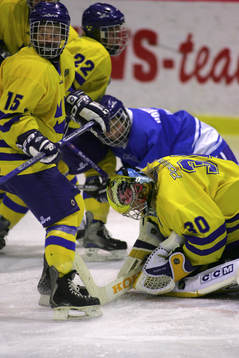 Kim Martin, målvakt och Katarina Timglas, Sverige