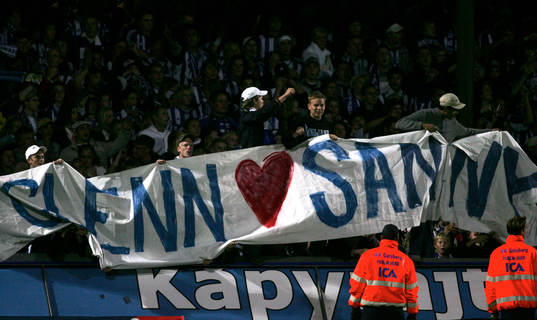 Supportrarna till IFK Göteborg höll i slutet upp en