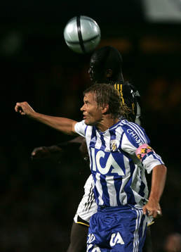 Niclas Alexandersson, IFK Göteborg i nickduell med
