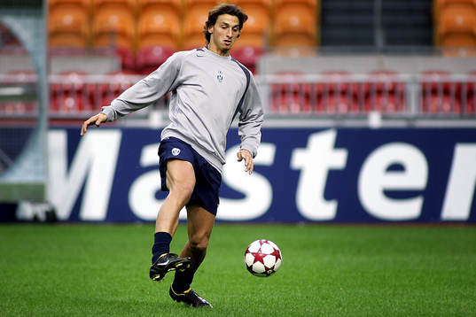 Zlatan Ibrahimovic tränar på Amsterdam Arena (Ajax