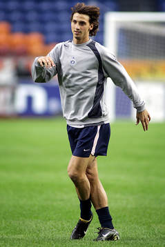 Zlatan Ibrahimovic tränar på Amsterdam Arena (Ajax