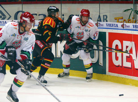 Peter Forsberg, Modo och Mikko Kuparinen, Brynäs