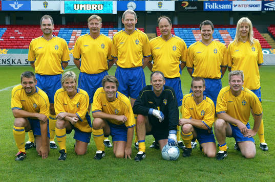 Fotboll, Sponsormatch och lagbilder