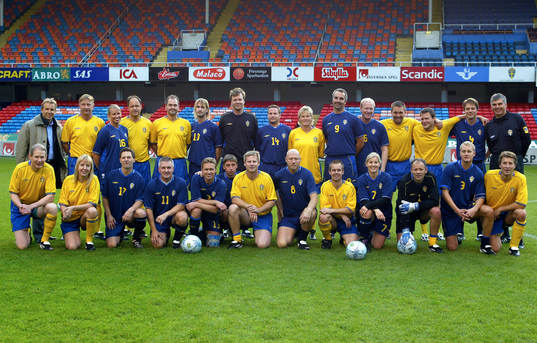 Fotboll, Sponsormatch och lagbilder