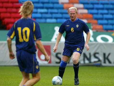 Fotboll, Sponsormatch och lagbilder