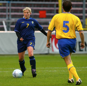 Fotboll, Sponsormatch och lagbilder