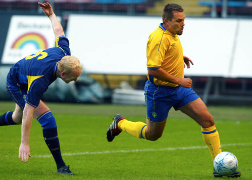 Fotboll, Sponsormatch och lagbilder