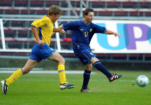 Fotboll, Sponsormatch och lagbilder