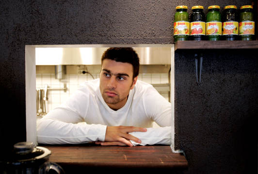 George Mourad på sitt cafÈ Macciato