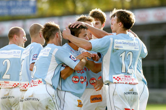 Gefle jubel när Mathias Woxlin gör 0-1