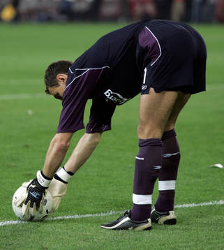 Jerzy Dudek, Målvakt Liverpool, boll