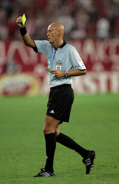 Domare Pierluigi Collina, Italien, gultkort, varning