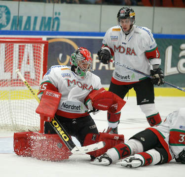 Tero Leinonen, målvakt, Mora och  Marko Kauppinen