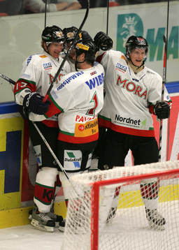 Marcel Hossa, Mora, jubel