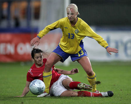 Caroline Seger, Sverige