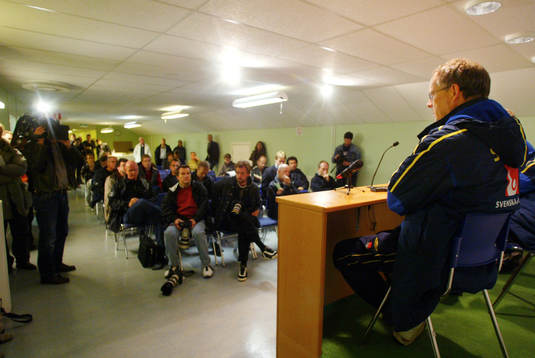 Lars Lagerbäck, förbundskapten, Sverige, presskonferens