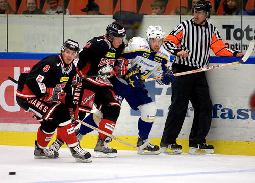 Björn Melin och Mika Hannula, Malmö och Ola Svanberg, HV71