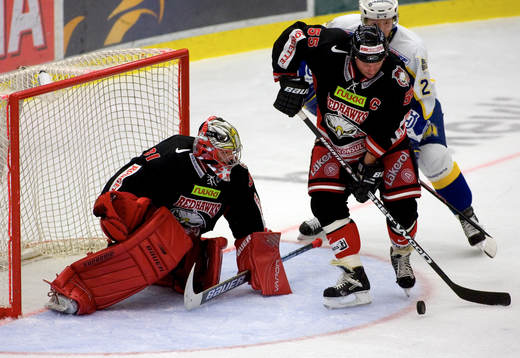 Peter Hirsch, målvakt, och Peter Andersson, Malmö.