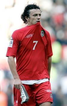 Simon Davies, Wales (Depp)