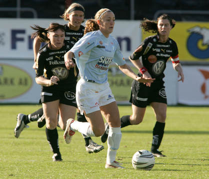 Sara Larsson, Malmö jagas av Umeå-spelare