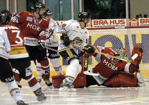 Tero Leinonen , Mora (Målvakt)
