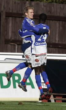 Pontus Karlsson och Aziz Corr Nyang, Åtvidaberg (Jubel)