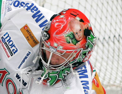 Tero Leinonen, målvakt, Mora. Hjälmmålning