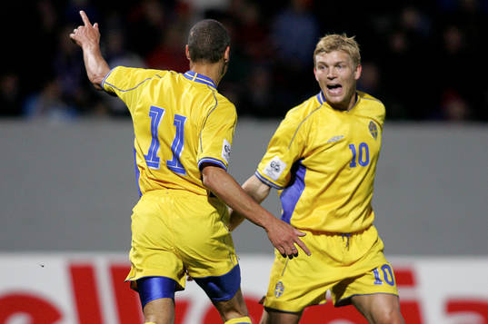 Henrik Larsson och Marcus Allbäck, Sverige, jubel