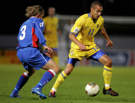 Henrik Larsson, Sverige och Kristjan Örn Sigurdsson, Island